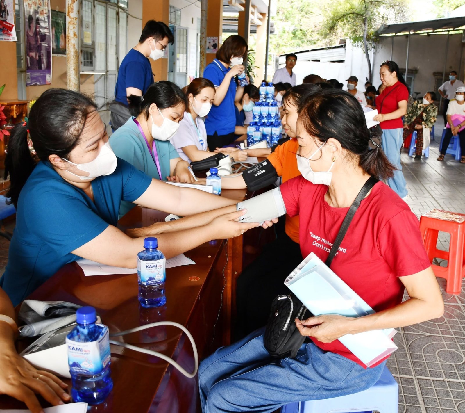 250 người dân được khám sàng lọc, tầm soát các bệnh không lây nhiễm