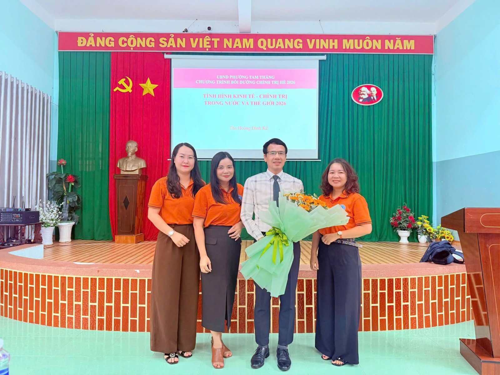 Trường THCS Trần Phú tổ chức bồi dưỡng chính trị hè năm 2026 cho cán bộ, giáo viên, nhân viên