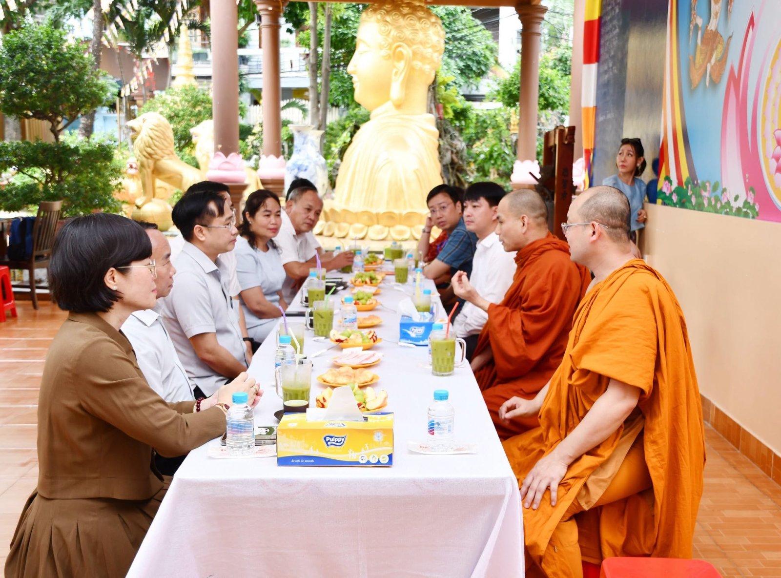 UBND phường Tam Thắng trao Giấy chứng nhận quyền sử dụng đất cho Thiền viện Bồ Đề