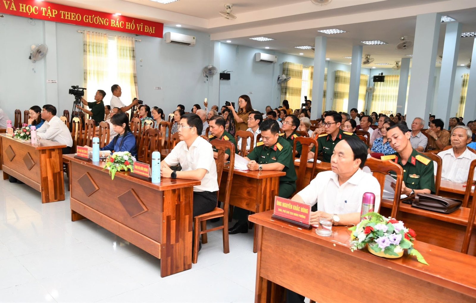 Cử tri phường Tam Thắng quan tâm tới công tác tìm kiếm, quy tập hài cốt liệt sĩ