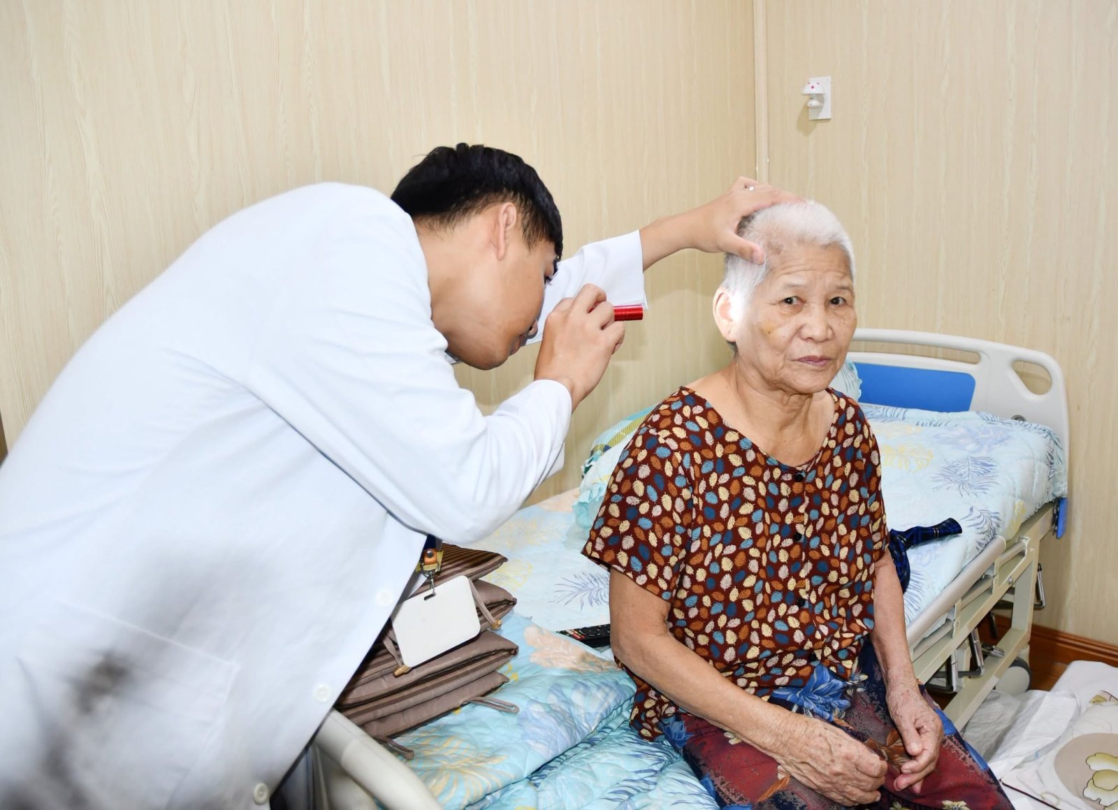 Người yếu thế được tiếp cận với dịch vụ y tế ngay tại nhà