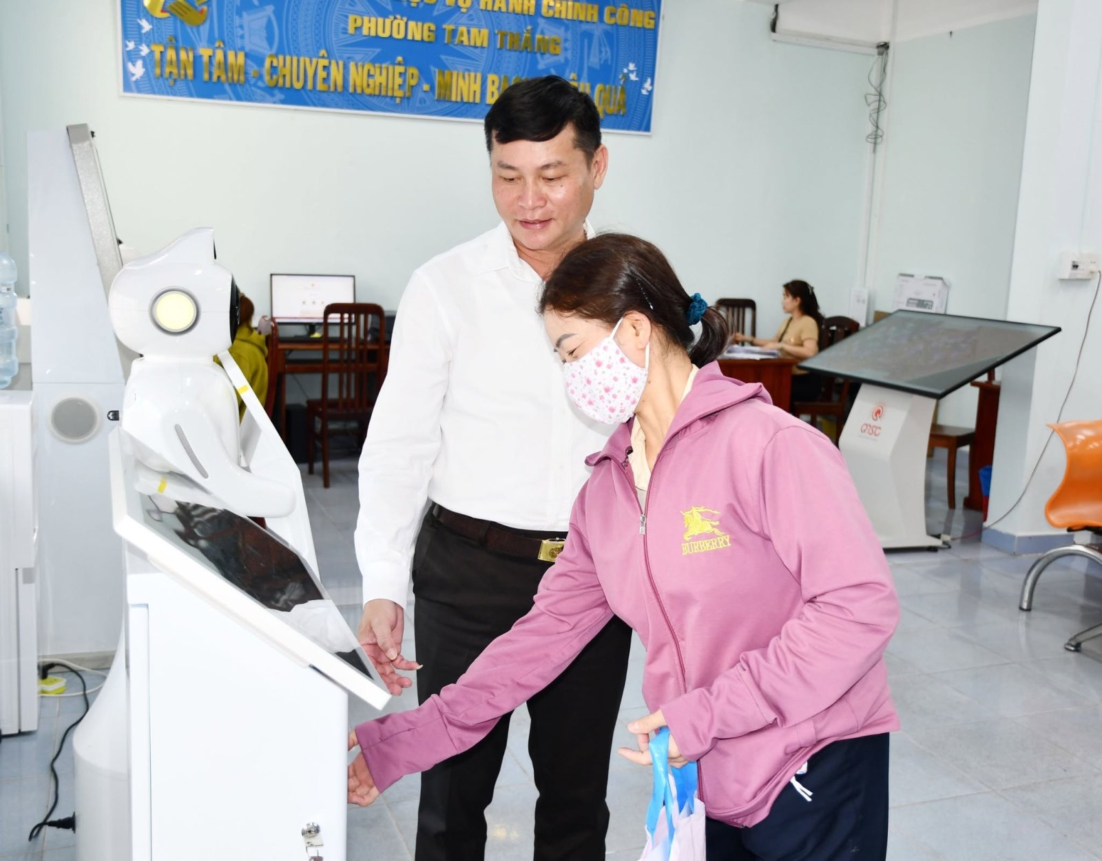 Nâng cao hiệu quả phục vụ người dân, doanh nghiệp