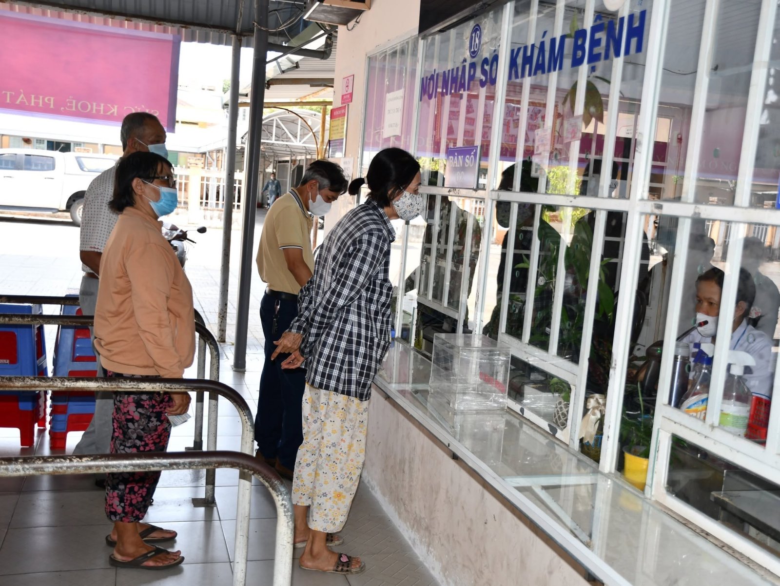 Trạm y tế phường Tam Thắng khám sức khỏe miễn phí cho 10.822 người cao tuổi