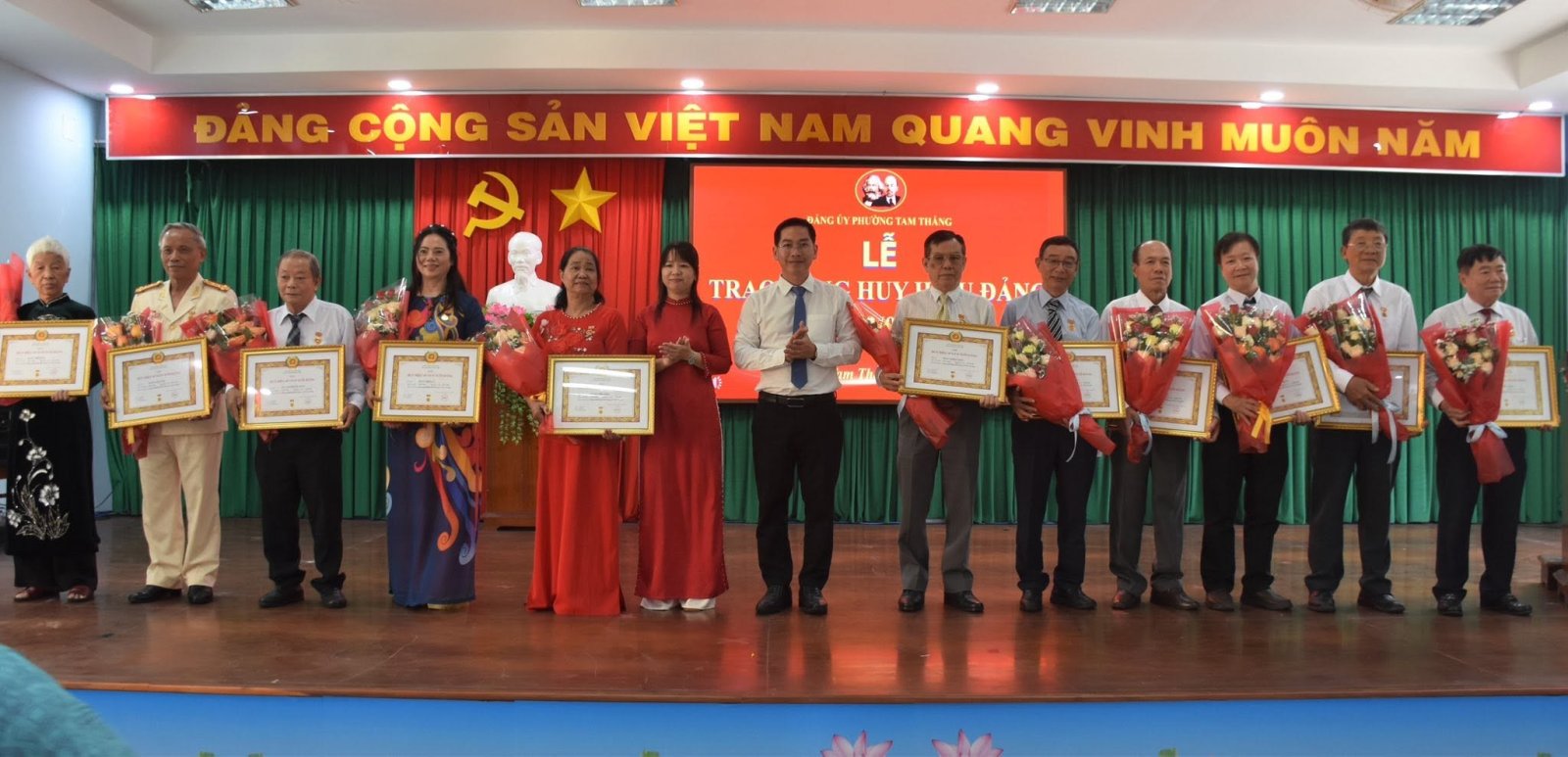 Đảng Ủy phường Tam Thắng tổ chức lễ kỷ niệm 96 năm ngày thành lập Đảng Cộng Sản Việt Nam