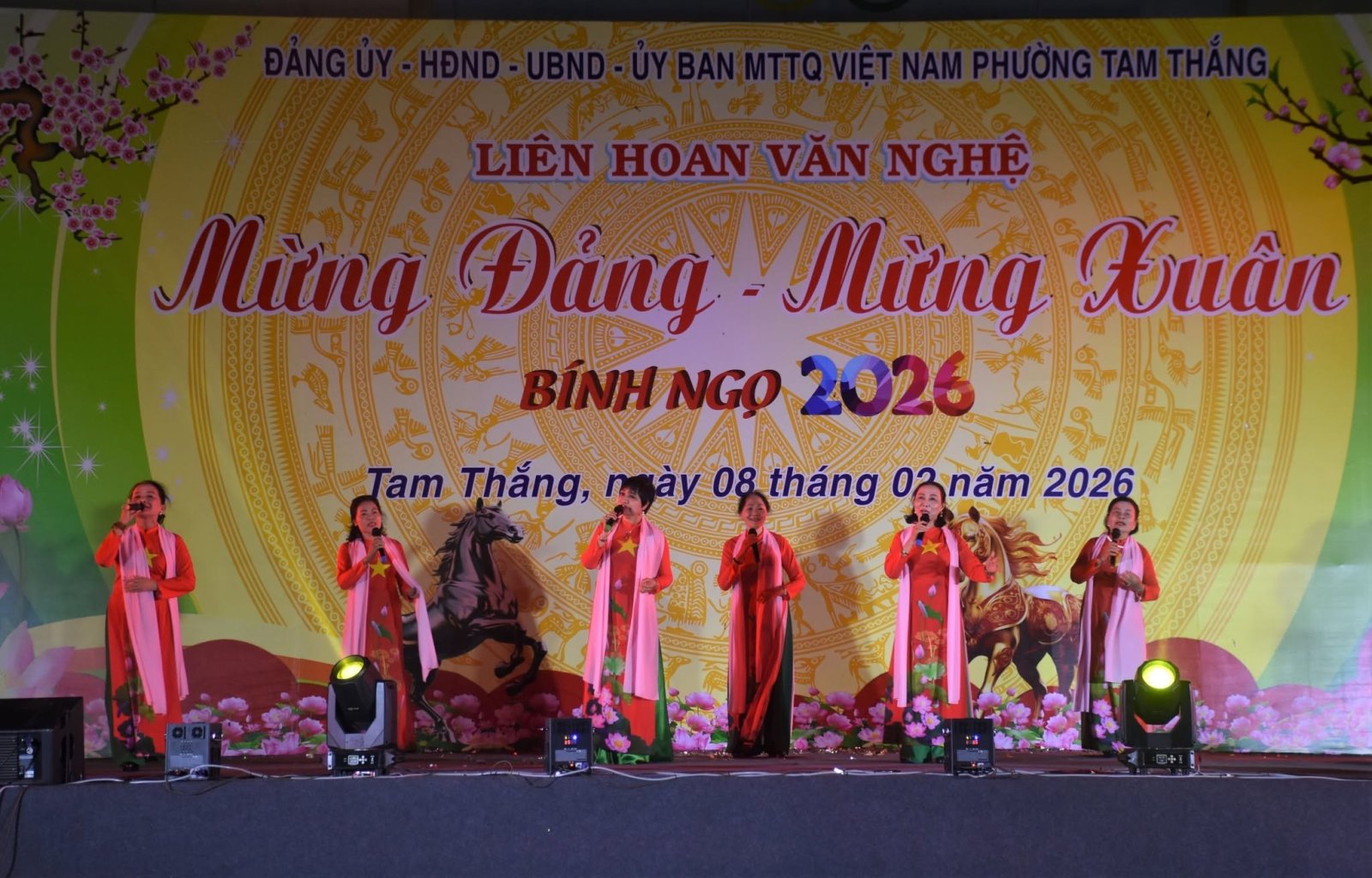 Liên hoan văn nghệ mừng Đảng- mừng Xuân