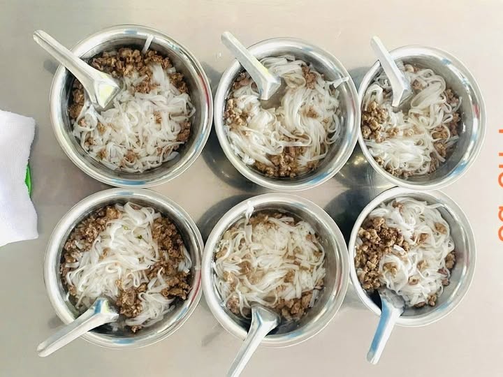 Kiểm tra an toàn thực phẩm tại các cơ sở cung cấp thực phẩm, suất ăn cho trường học