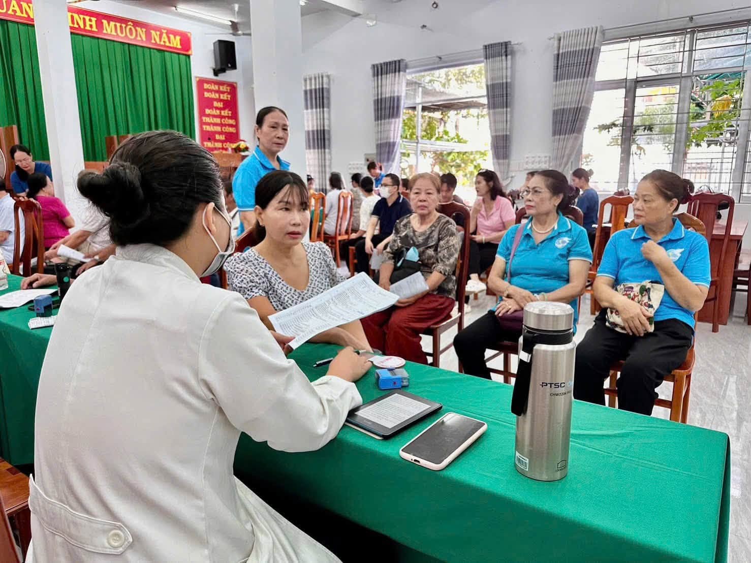 Phụ nữ Tam Thắng chung tay vận động người dân tham gia khám sức khỏe toàn dân