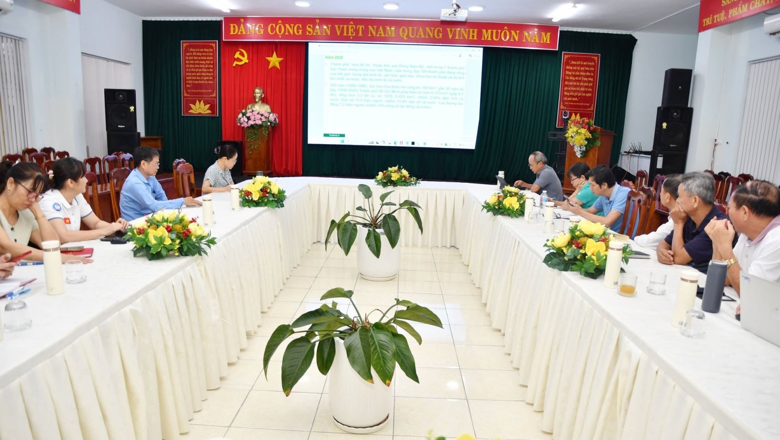 Hội nghị báo cáo viên tháng 5/2026