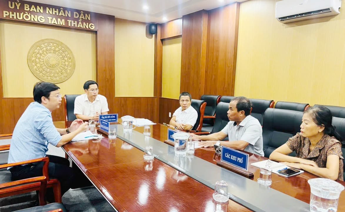 Người dân tự nguyện bàn giao khu đất công cho UBND phường Tam Thắng quản lý và sử dụng