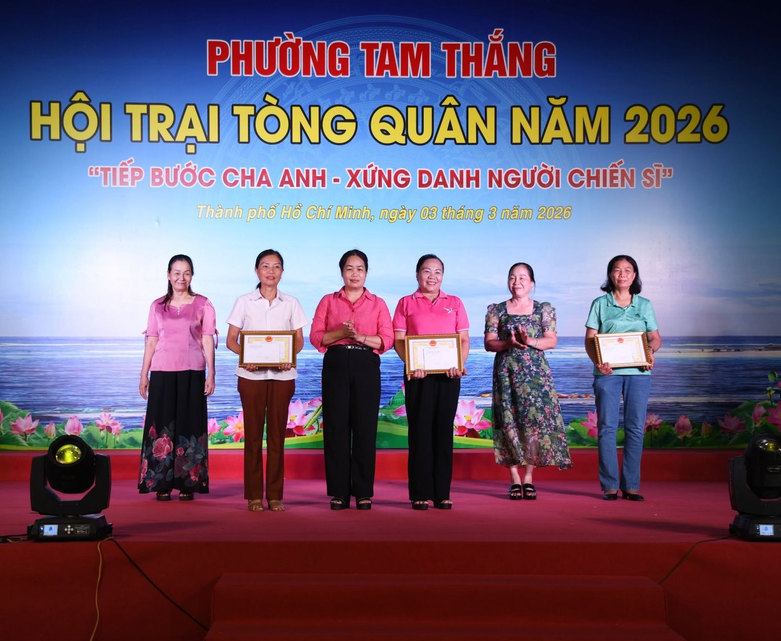 Rộn ràng đêm hội tòng quân