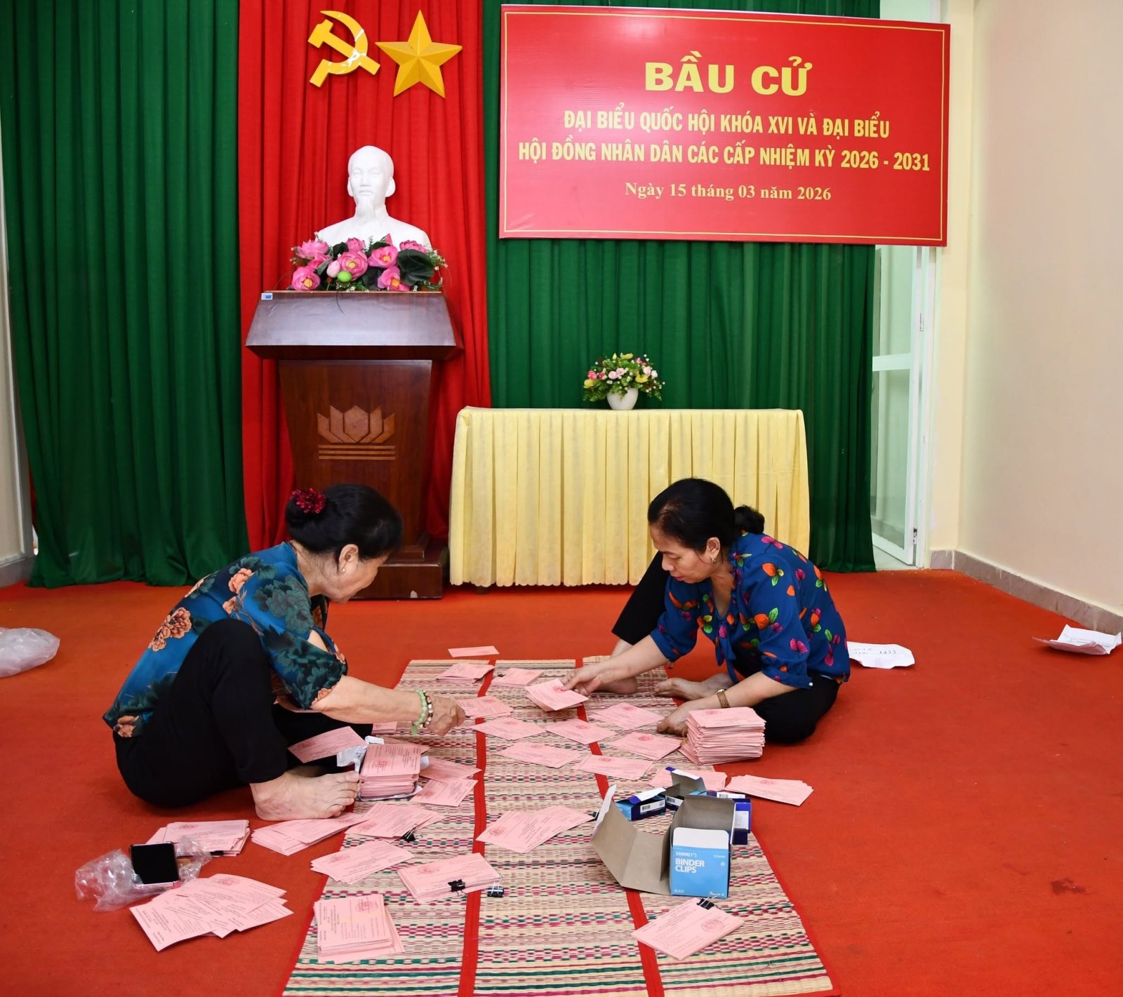 Người dân tích cực gia cuộc thi Công Dân với Bầu Cử Đại Biểu Quốc Hội và HĐND các cấp