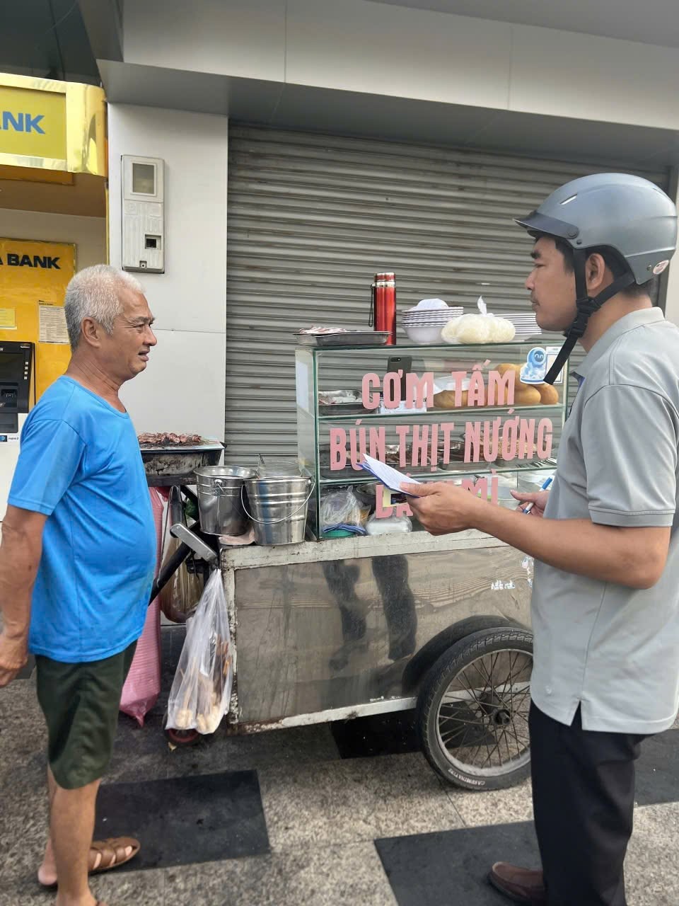 Tăng cường tuyên truyền an toàn thực phẩm đối với bánh mì, thức ăn đường phố