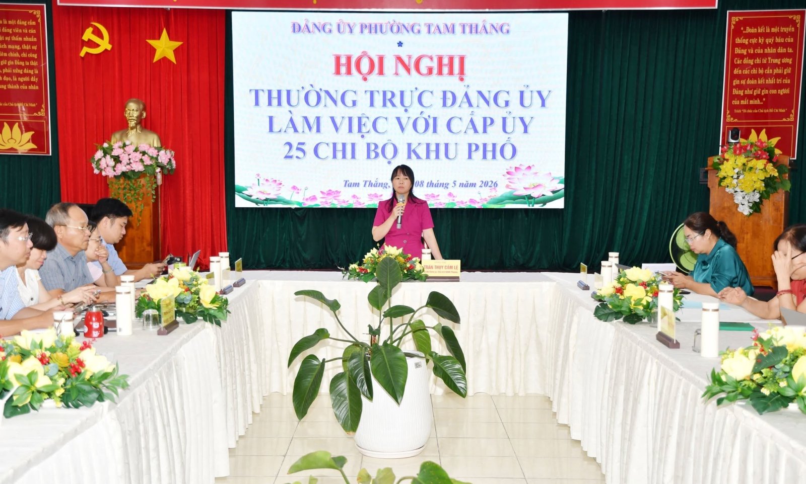 Thường trực Đảng ủy phường làm việc với cấp ủy chi bộ 25 khu phố