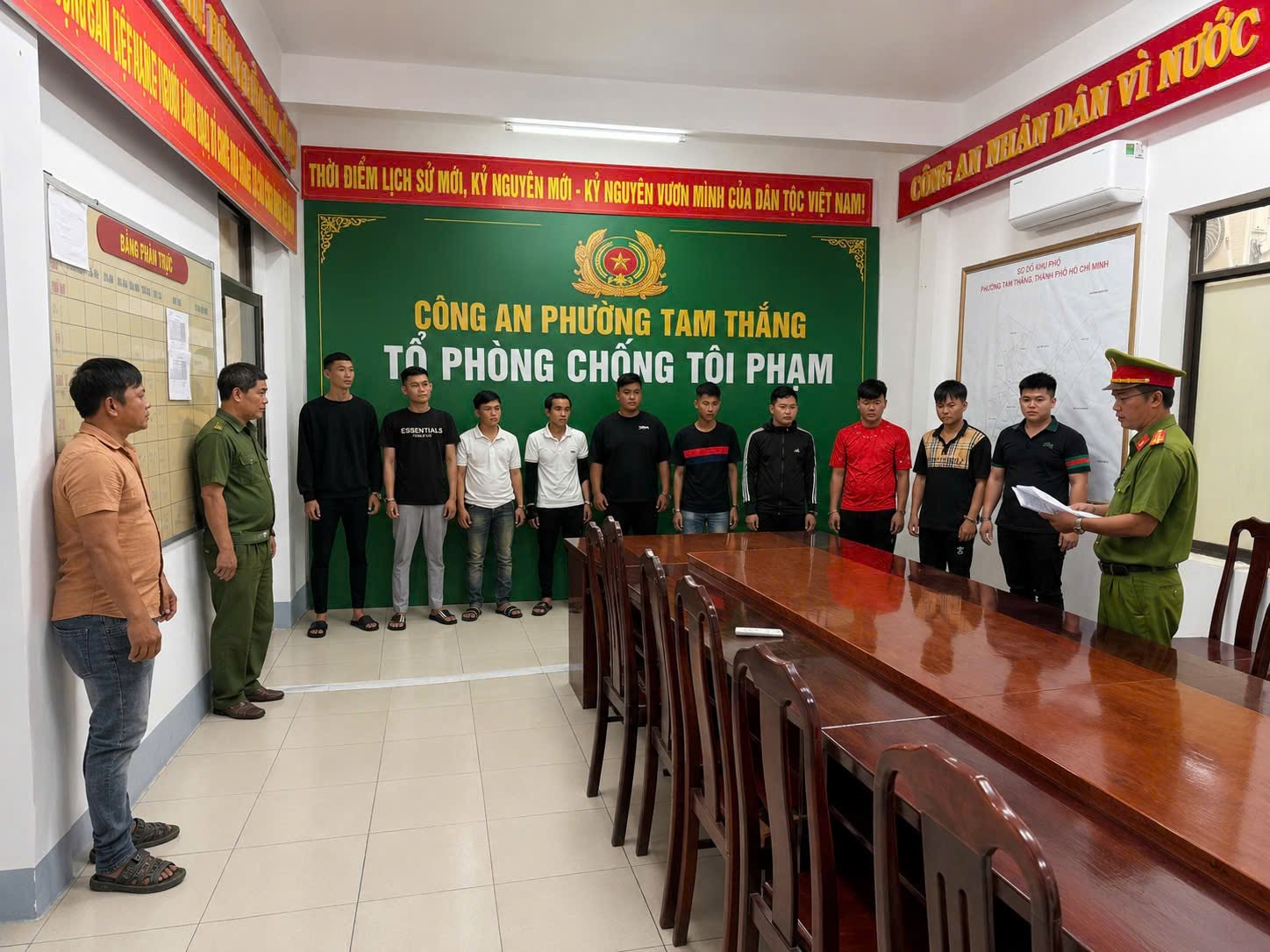 Khởi tố 2 vụ án liên quan đến tội danh "gây rối trật tự công cộng"