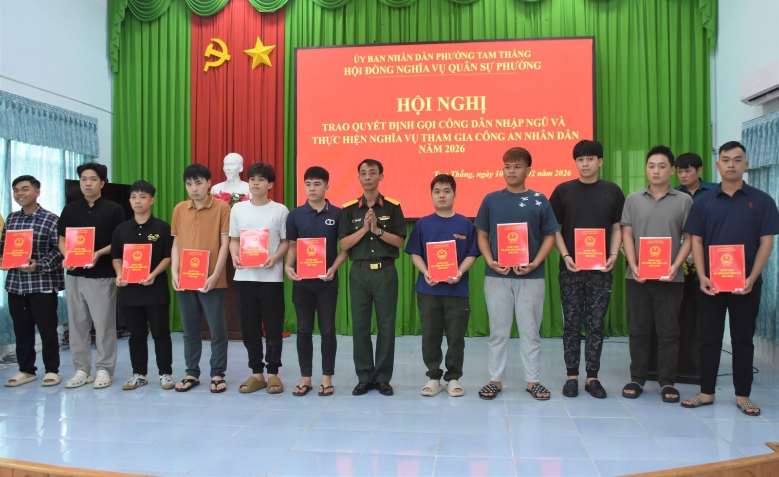 Trao quyết định gọi công dân nhập ngũ và thực hiện nghĩa vụ tham gia Công An Nhân Dân cho 73 thanh niên