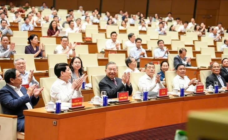 Đông đảo cán bộ, Đảng viên nghiên cứu, học tập nghị quyết Hội nghị lần thứ hai ban chấp hành Trung ương Đảng khóa XIV