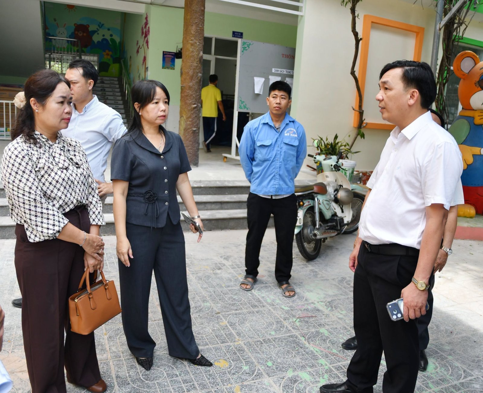 Kiểm tra công tác sửa chữa, cải tạo các trường học trên địa bàn phường