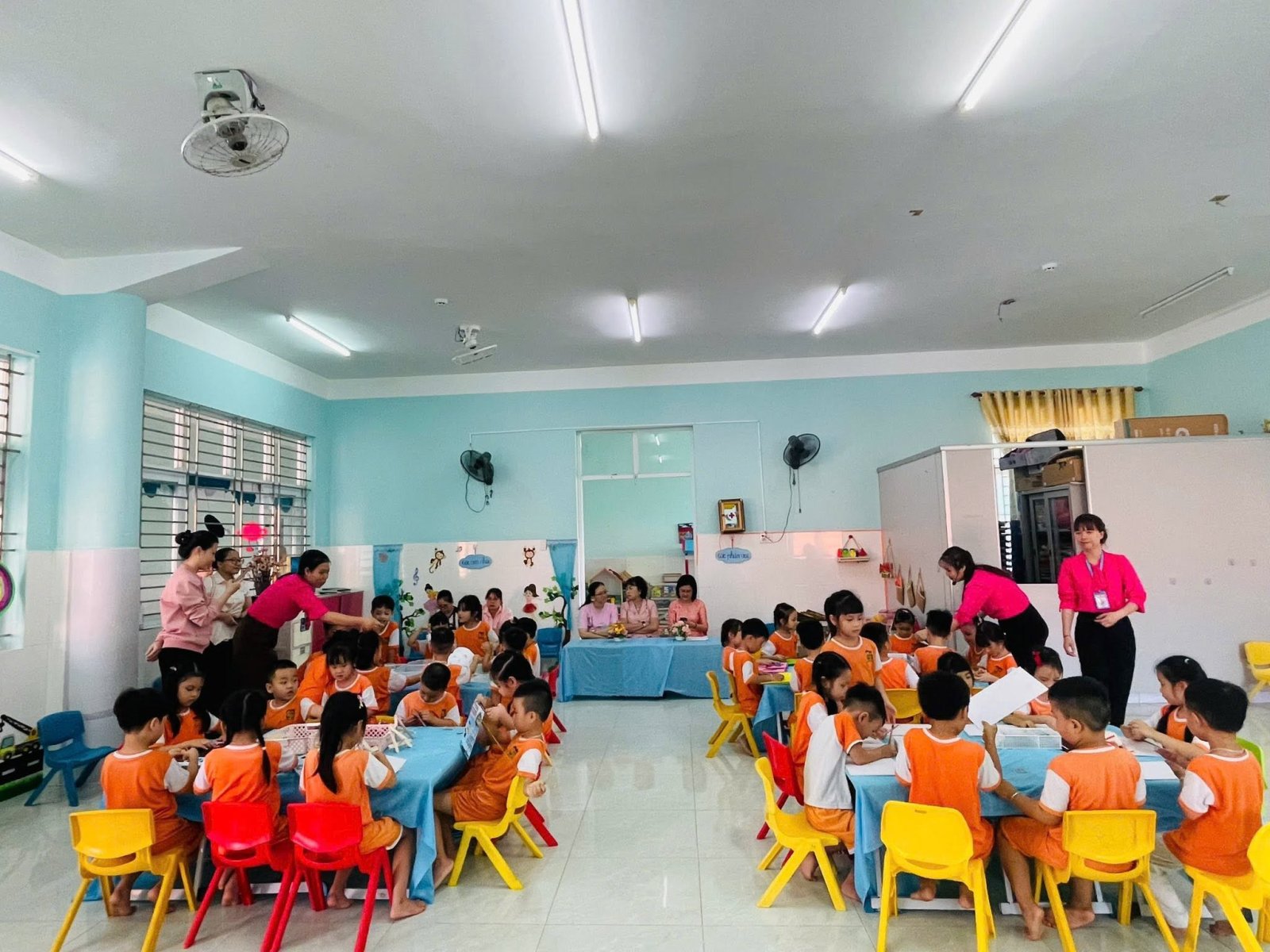 Cùng con bước vào lớp 1